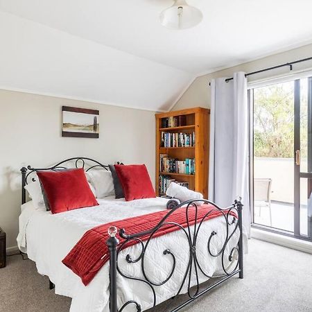 Quiet And Cosy Appartement Waikanae Buitenkant foto