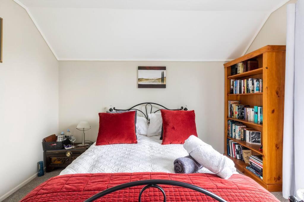 Quiet And Cosy Appartement Waikanae Buitenkant foto